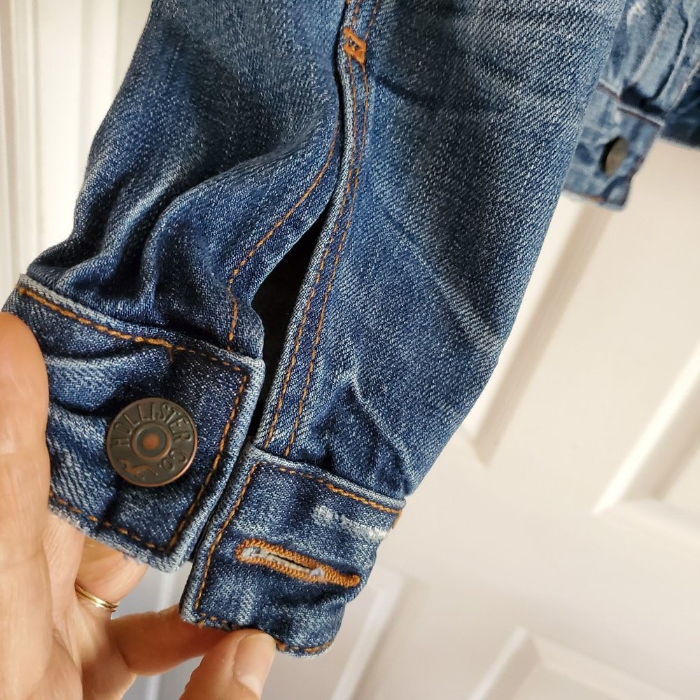 holister distressed denim jacket - Picture 4 of 12